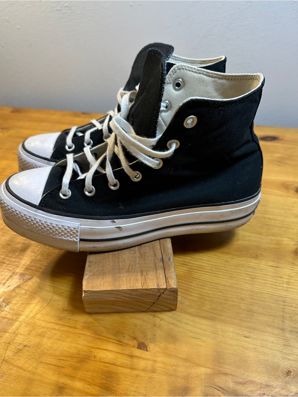 Converse Chuck Taylor All Star High Top Black Canvas Lace-Up Sneaker US 9 - Picture 2 of 5